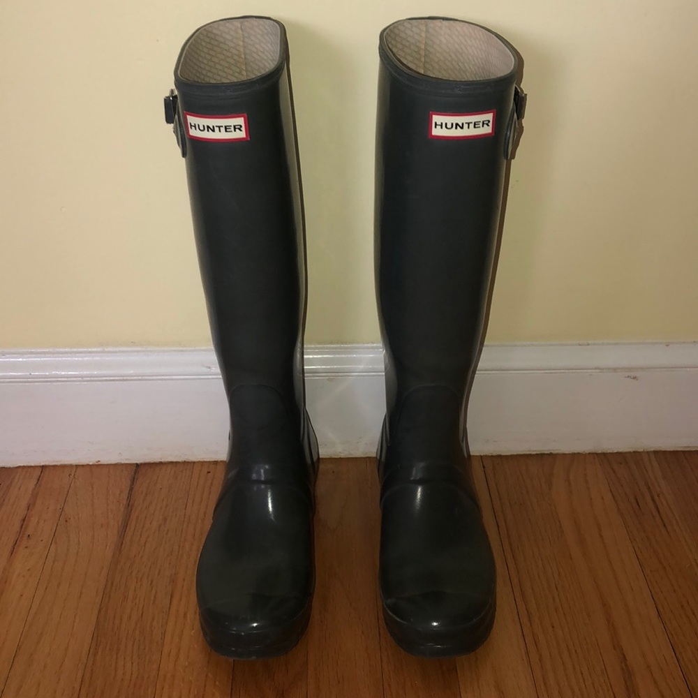 Tall hunter rainboots